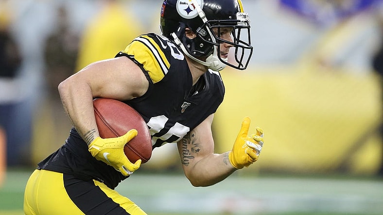 Nov 10, 2019; Pittsburgh, PA, USA;  Pittsburgh Steelers wide receiver Ryan Switzer (10) turns a kick-off against the Los Angeles Rams during the first quarter at Heinz Field. Pittsburgh won 17-12.  Mandatory Credit: Charles LeClaire-USA TODAY Sports