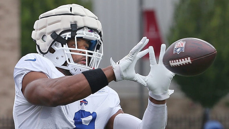 Tight end O.J. Howard eyes in a pass during day six of the Buffalo Bills training camp at St John Fisher University in Rochester Saturday, July 30, 2022.

Sd 073022 Bills Camp 4 Spts