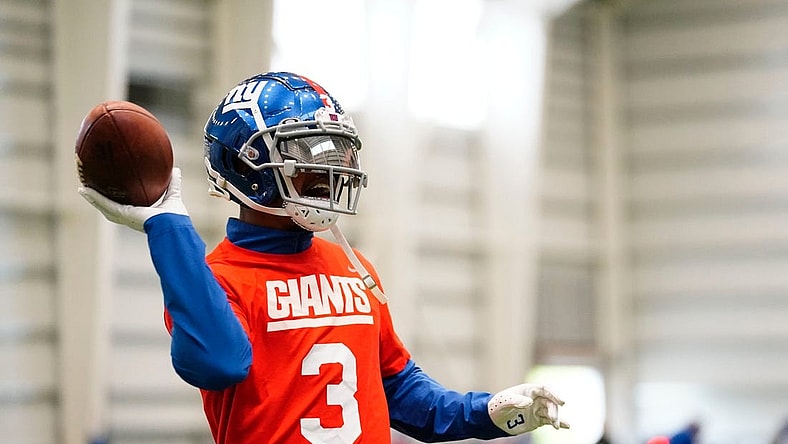 New York Giants wide receiver Sterling Shepard (3) jokes around during organized team activities (OTAs) at the training center in East Rutherford on Thursday, May 19, 2022.

Nfl Ny Giants Practice