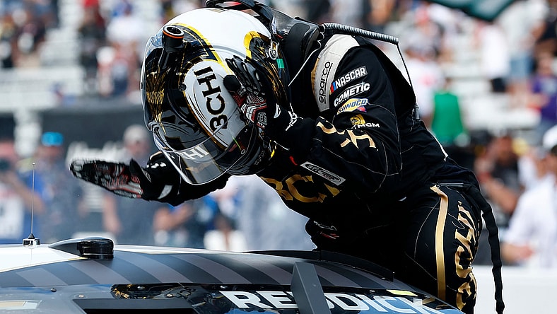 NASCAR: Verizon 200 at the Brickyard