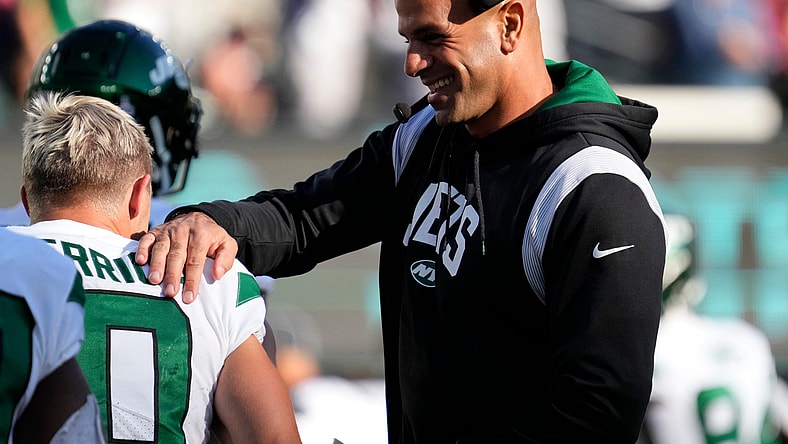 nfl picks against the spread: new york jets over new england patriots