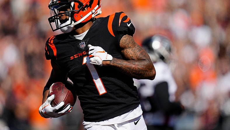 Cincinnati Bengals wide receiver Ja'Marr Chase (1) breaks away for a touchdown reception in the second quarter of the NFL Week 7 game between the Cincinnati Bengals and the Atlanta Falcons at Paycor Stadium in downtown Cincinnati on Sunday, Oct. 23, 2022. The Bengals led 28-17 at halftime. 


Mandatory Credit: Sam Greene-The Enquirer

Atlanta Falcons At Cincinnati Bengals Nfl Week 7