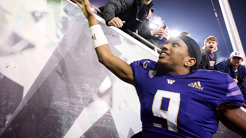 NCAA Football: Washington at Oregon