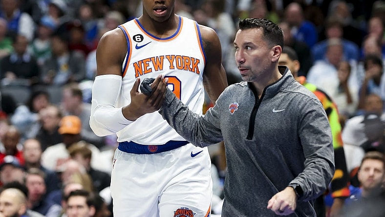 Dec 27, 2022; Dallas, Texas, USA;  New York Knicks guard RJ Barrett (9) leaves the court with an injury during the first quarter against the Dallas Mavericks at American Airlines Center. Mandatory Credit: Kevin Jairaj-USA TODAY Sports