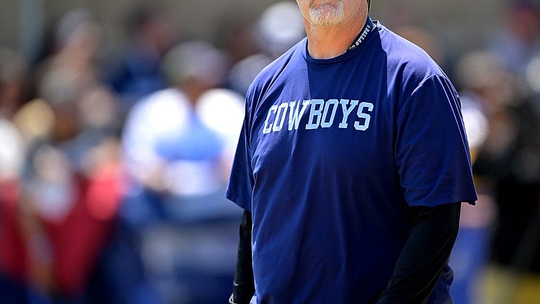 Jul 29, 2022; Onxard, CA, USA;  Dallas Cowboys defensive coordinator Dan Quinn runs drills during training camp at River Ridge Fields in Oxnard, CA. Mandatory Credit: Jayne Kamin-Oncea-USA TODAY Sports