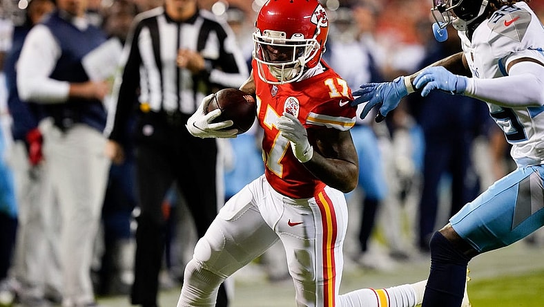 Kansas City Chiefs wide receiver Mecole Hardman (17) races past Tennessee Titans cornerback Terrance Mitchell (39) during the second quarter at GEHA Field at Arrowhead Stadium Sunday, Nov. 6, 2022, in Kansas City, Mo.
Nfl Tennessee Titans At Kansas City Chiefs