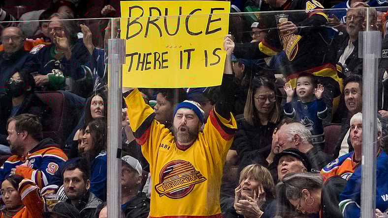 NHL: Edmonton Oilers at Vancouver Canucks