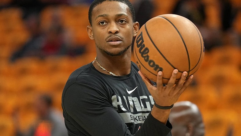 Apr 23, 2023; San Francisco, California, USA; Sacramento Kings guard De'Aaron Fox (5) warms up before game four of the 2023 NBA playoffs against the Golden State Warriors at Chase Center. Mandatory Credit: Darren Yamashita-USA TODAY Sports