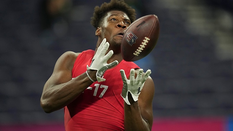 los angeles chargers draft: darnell washington