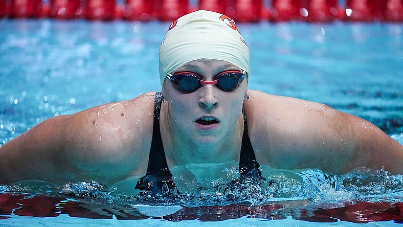 Nov 3, 2022; Indianapolis, IN, USA; United States Katie Ledecky competes in the 400 meter swim on during the FINA Swimming World Cup prelims at Indiana University Natatorium. Mandatory Credit: Grace Hollars-USA TODAY Sports
