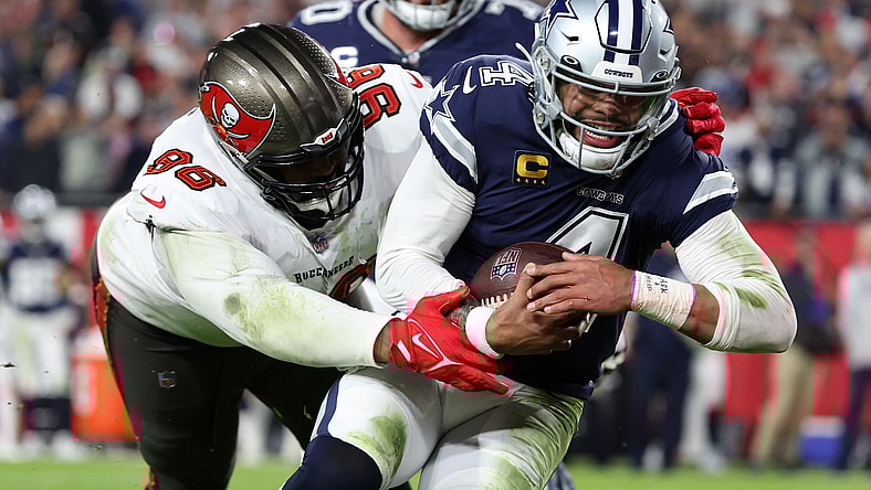 top nfl free agents: akiem hicks