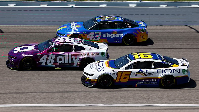 NASCAR: Truck Series Heart of America 200