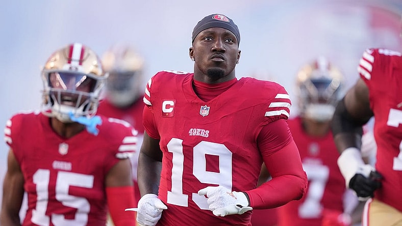 Oct 8, 2023; Santa Clara, California, USA; San Francisco 49ers wide receiver Deebo Samuel (19) jogs on the field before the game against the Dallas Cowboys at Levi's Stadium. Mandatory Credit: Darren Yamashita-USA TODAY Sports