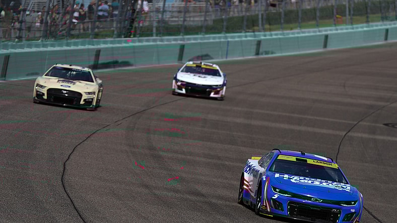 NASCAR: 4EVER 400 presented by Mobil 1