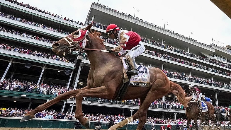 Rich Strike, with Sonny Leon up, runs down the field to win the 148th running of the Kentucky Derby on Saturday, May 7, 2022
Derbymsc18
