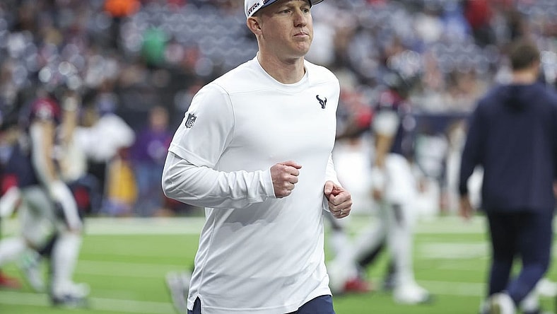 Jan 13, 2024; Houston, Texas, USA; Houston Texans offensive coordinator Bobby Slowik before a 2024 AFC wild card game against the Cleveland Browns at NRG Stadium. Mandatory Credit: Troy Taormina-USA TODAY Sports