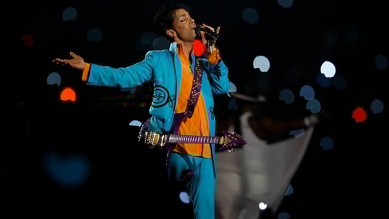 NFL: Super Bowl XLI: Indianapolis Colts vs Chicago Bears