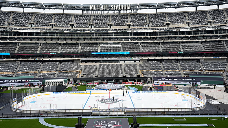 NHL: Stadium Series - MetLife Stadium preparations