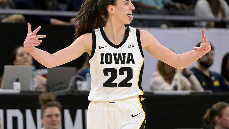 Best women's college basketball players, Caitlin Clark