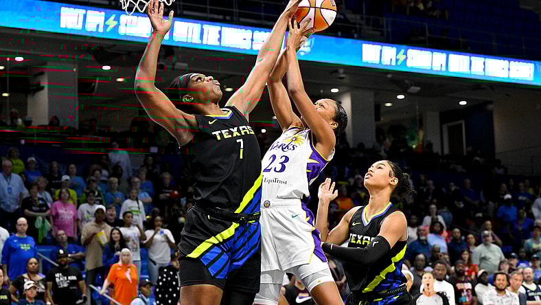 WNBA: Los Angeles Sparks at Dallas Wings