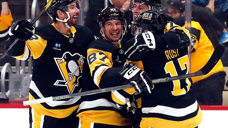 NHL: Buffalo Sabres at Pittsburgh Penguins