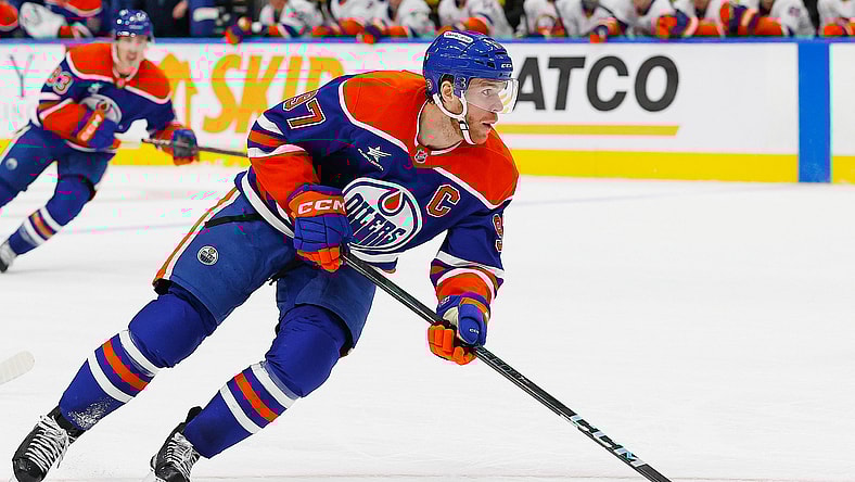 NHL: New York Islanders at Edmonton Oilers