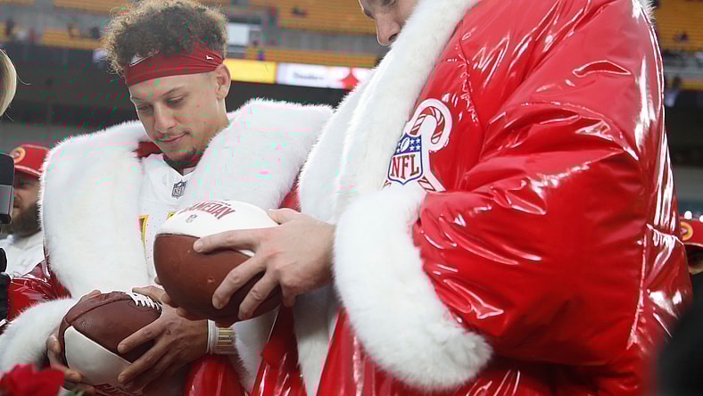 NFL quarterbacks Christmas gifts
