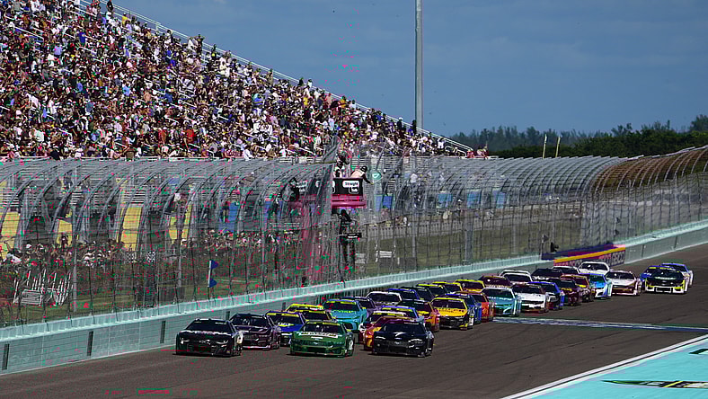 NASCAR: Straight Talk Wireless 400