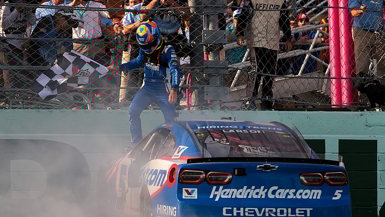 NASCAR: Straight Talk Wireless 400