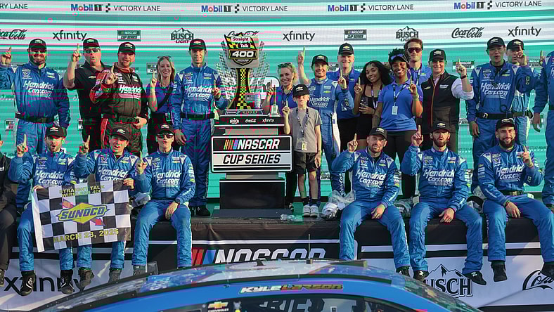 NASCAR: Straight Talk Wireless 400