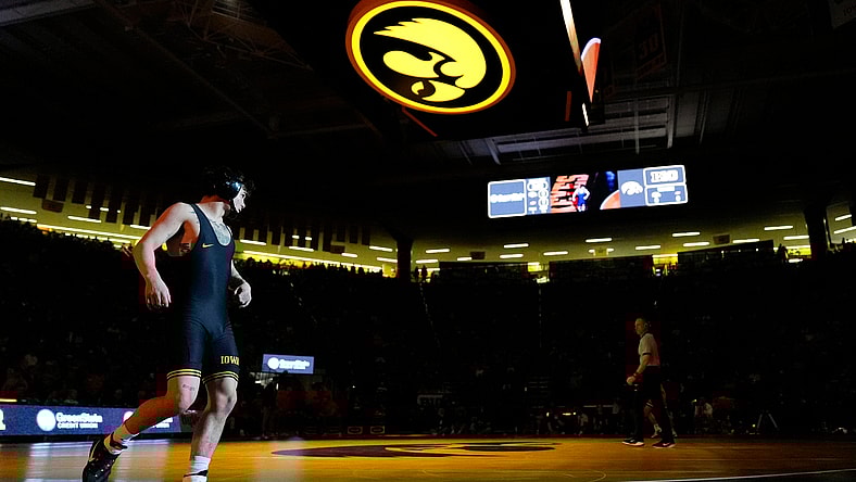 iowa wrestling schedule