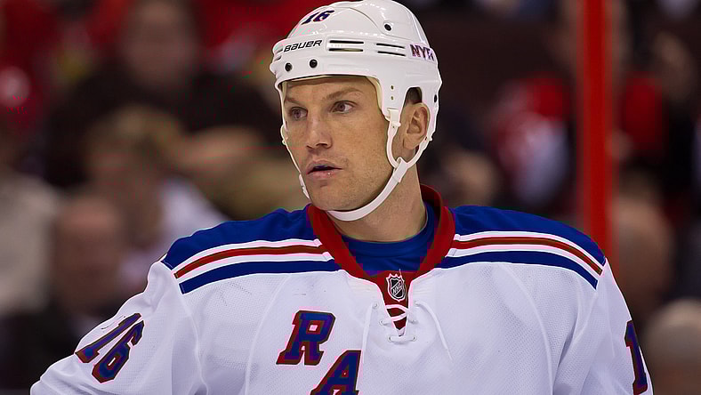Sean Avery, NHL: New York Rangers at Ottawa Senators