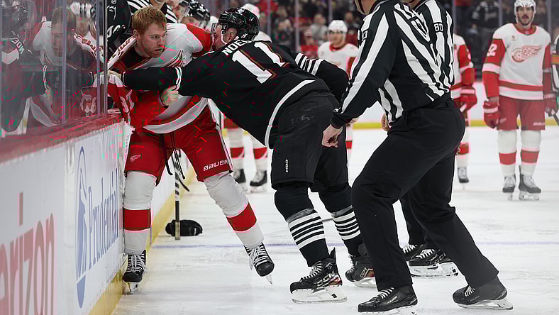 NHL: Detroit Red Wings at New Jersey Devils