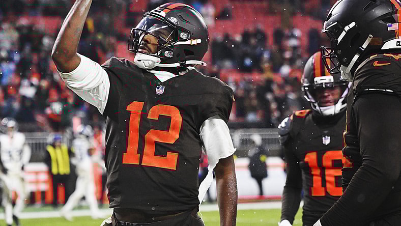 NFL: Tennessee Titans at Cleveland Browns