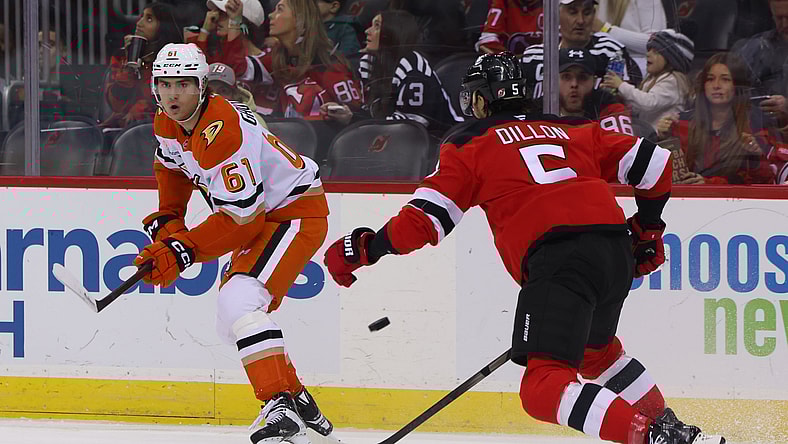 NHL: Anaheim Ducks at New Jersey Devils