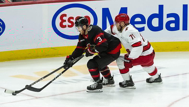 NHL: Carolina Hurricanes at Ottawa Senators