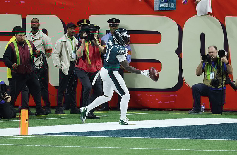 Highest paid NFL players 2025, highest paid non-quarterbacks in NFL