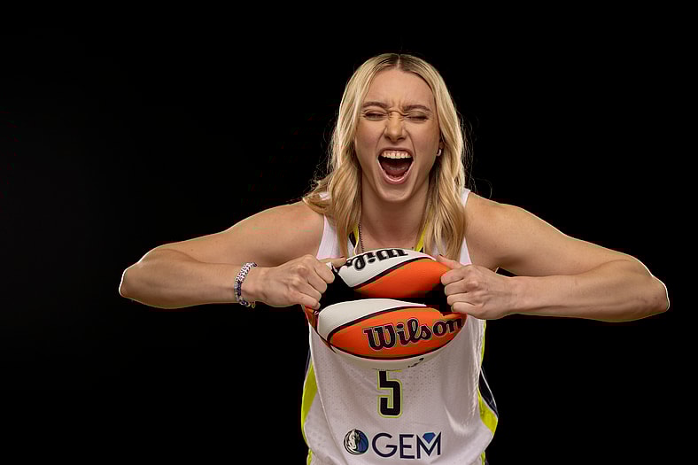 Paige Bueckers salary