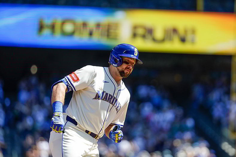 Seattle Mariners catcher Cal Raleigh