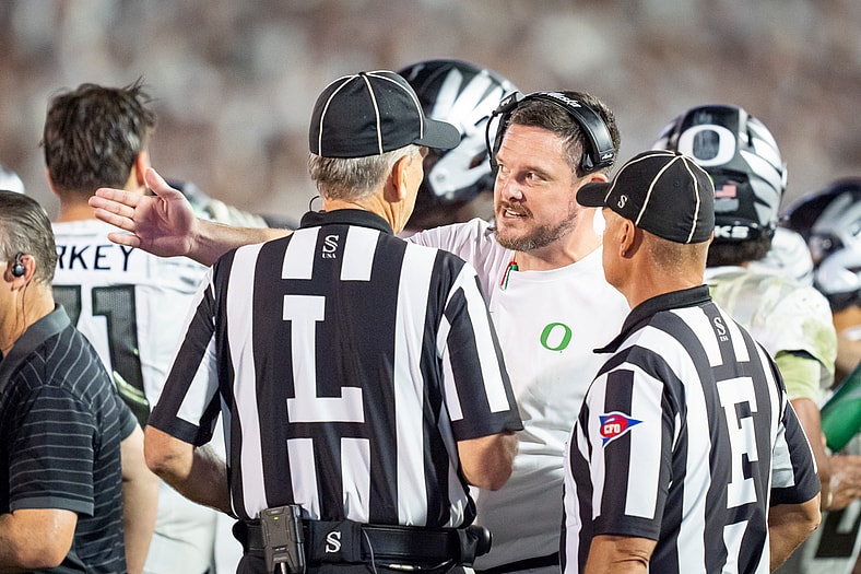 USC Trojans vs Oregon Ducks