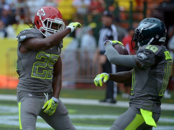 Jamaal Charles didn't expect big hit from teammate Derrick Johnson in Pro  Bowl - Sports Illustrated