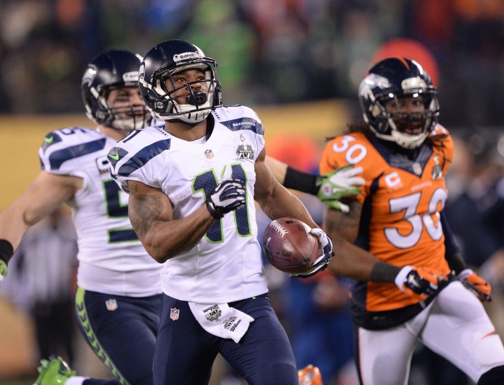  Robert Deutsch, USA Today: Can Seattle realistically pay $25 million to two WR's? 