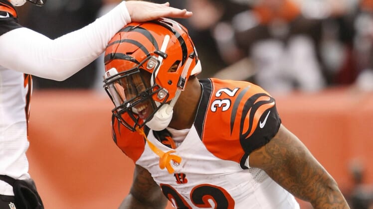 Cincinnati Bengals Rb Jeremy Hill Rejected By Dawg Pound After Score 3340