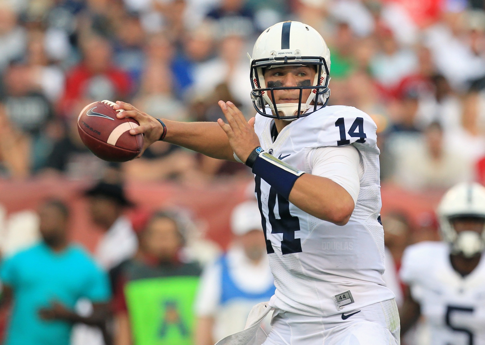 WATCH: Christian Hackenberg starts AAF career with awful INT1615 x 1150