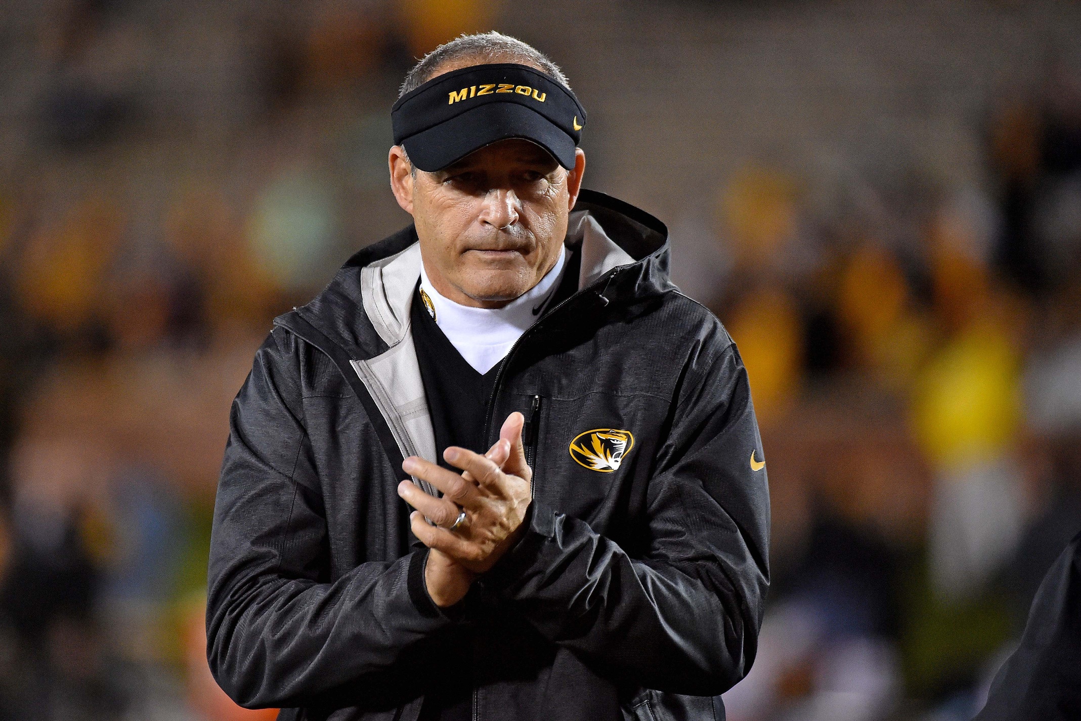 Missouri Football Hc Gary Pinkel Shows Support For Striking Players 