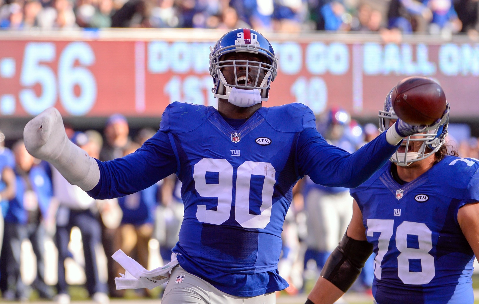 Watch: Jason Pierre-Paul is able to grip and bench press successfully