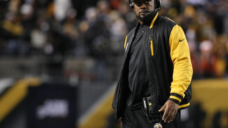 Dec 20, 2015; Pittsburgh, PA, USA; Pittsburgh Steelers head coach Mike Tomlin on the sidelines against the Denver Broncos during the first half at Heinz Field. Mandatory Credit: Jason Bridge-USA TODAY Sports