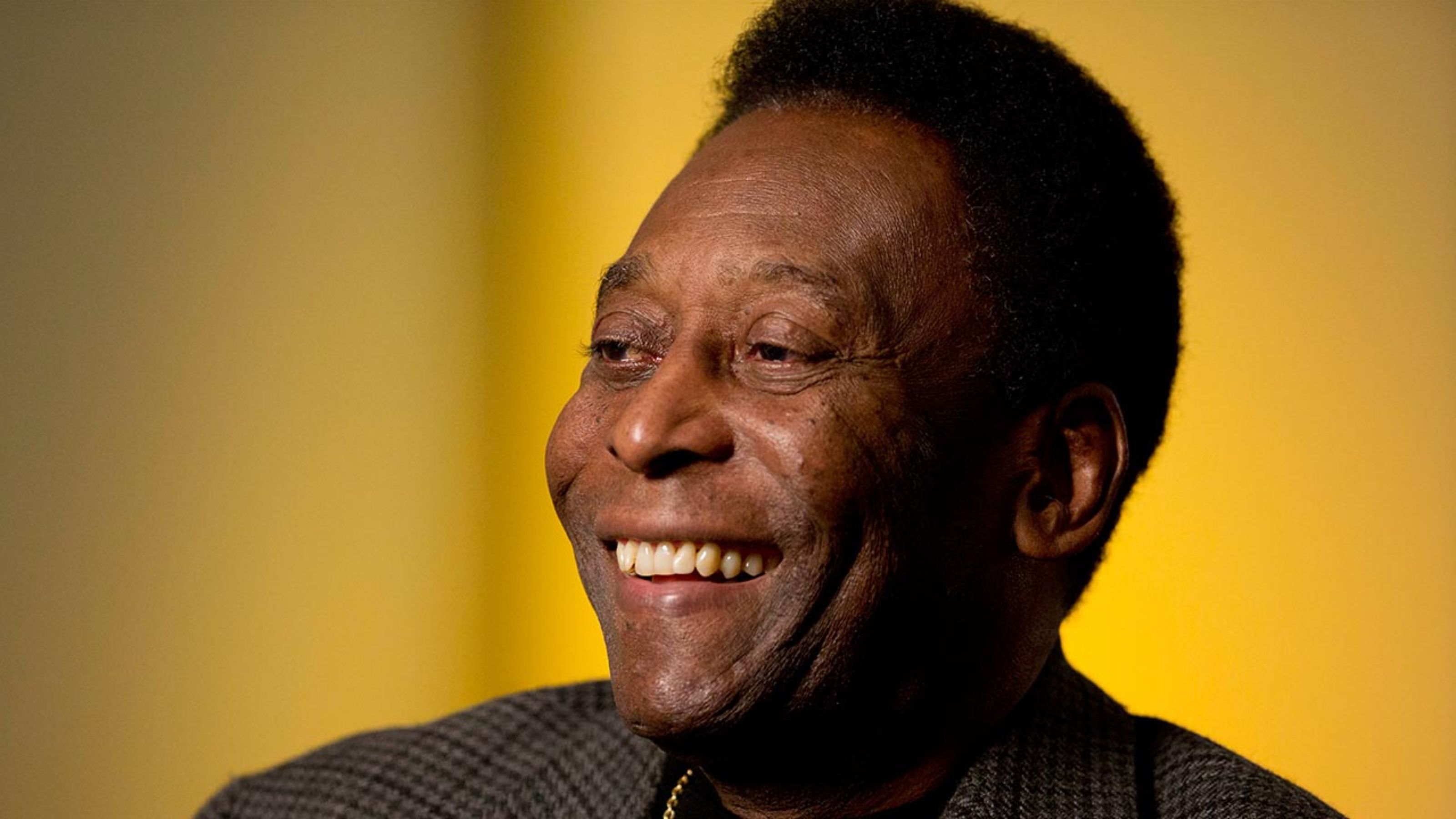 Pele's World Cup medal auctions for cool $500,000