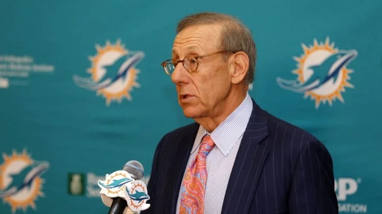 Dolphins owner Stephen Ross refutes rumors he'd sell team