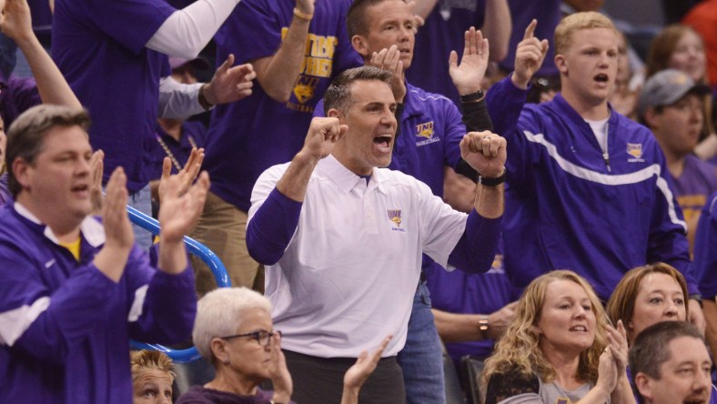 Kurt Warner during NCAA Tournament Game